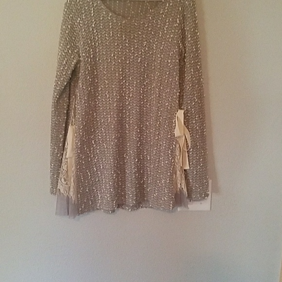 Tunic with lace - Picture 4 of 4