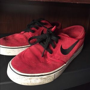 Nike janoski red size 7 men 8.5 women