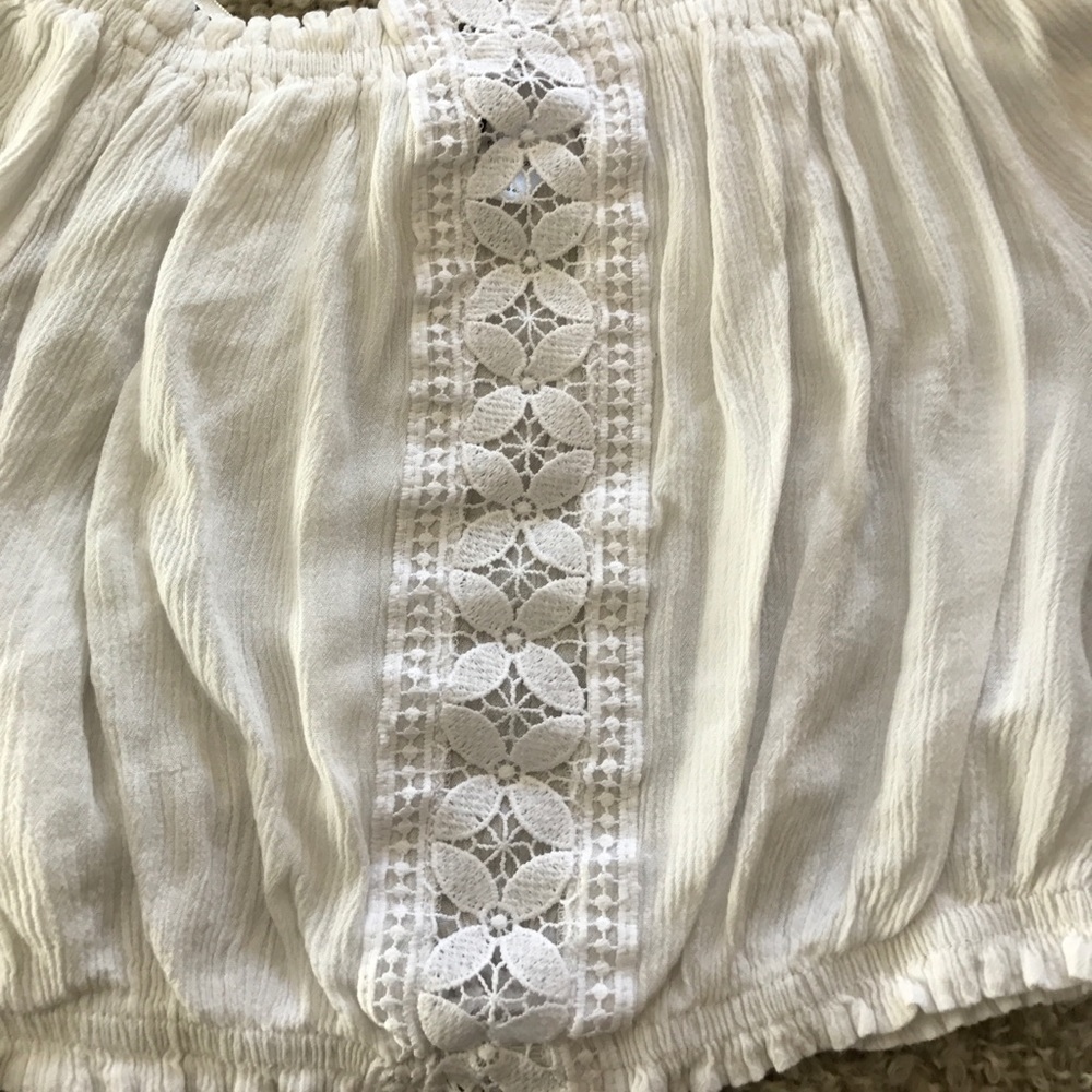 Cropped Blouse - Picture 2 of 3