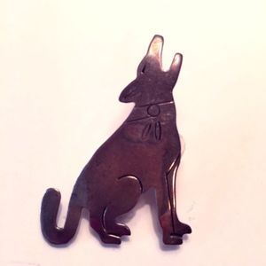 Sterling Silver Howling Wolf Pin