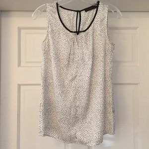 Sleeveless black/white dot blouse