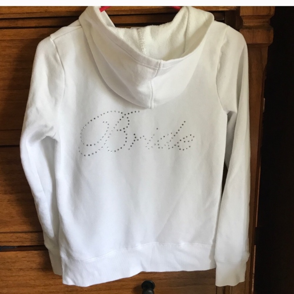 👰🏼 BRIDE HOODIE