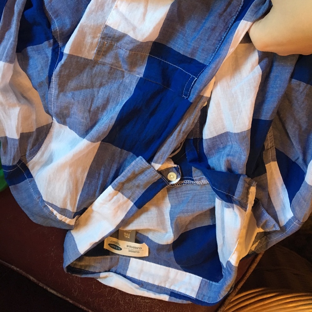 Old navy button up genome pattern