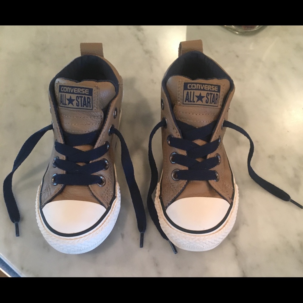 Leather size 11 toddler Converse