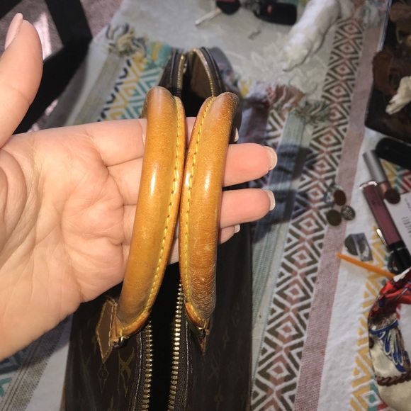 Authentic LV alma bag with lock and key - Picture 6 of 6