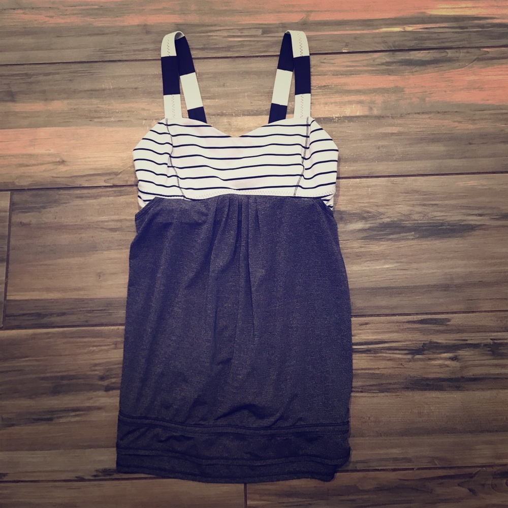 Lululemon Workout Tank built in sports bra sz 6