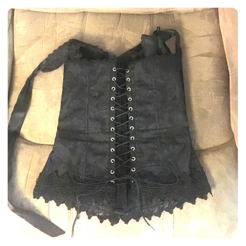 Black Corset 💕 Get it before V-Day❣️