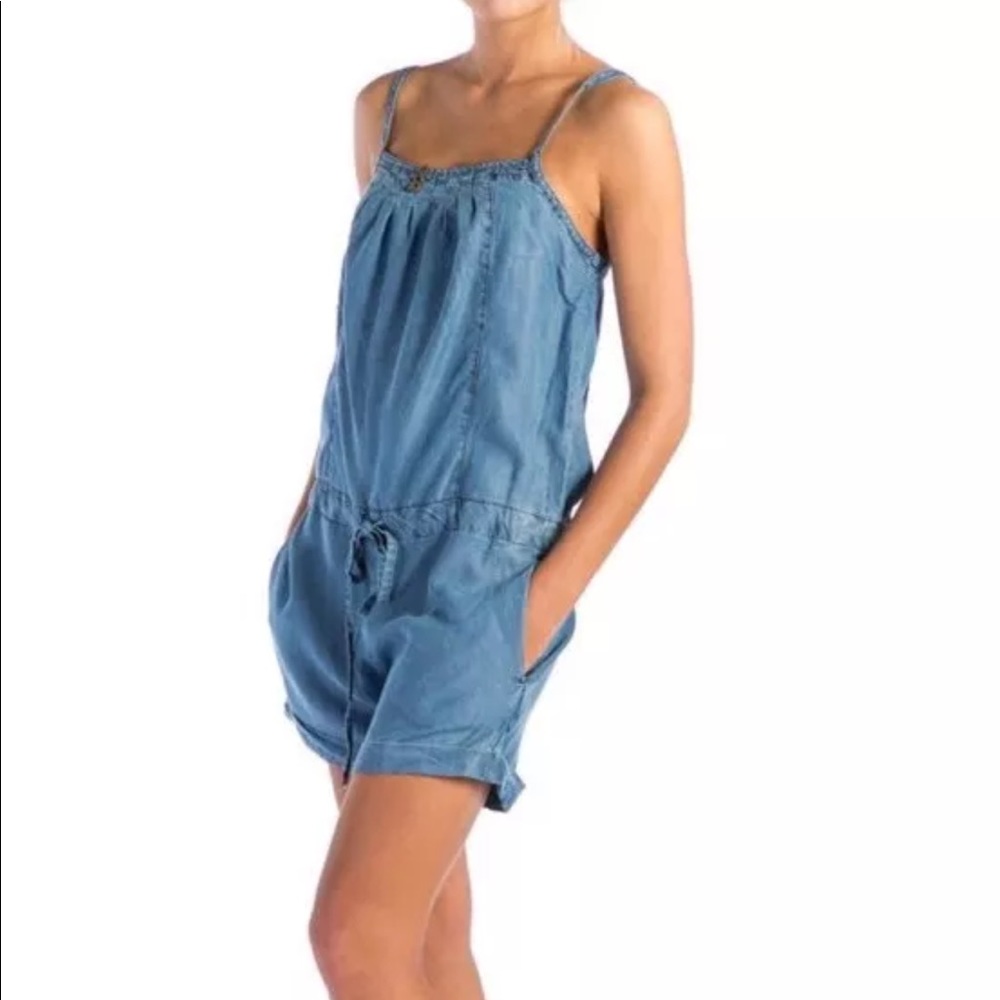 VELVET HEART Chambray romper