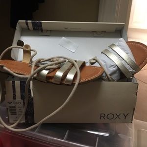 Brand new ROXY Sandals