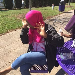 Meet your Posher, Wakilah