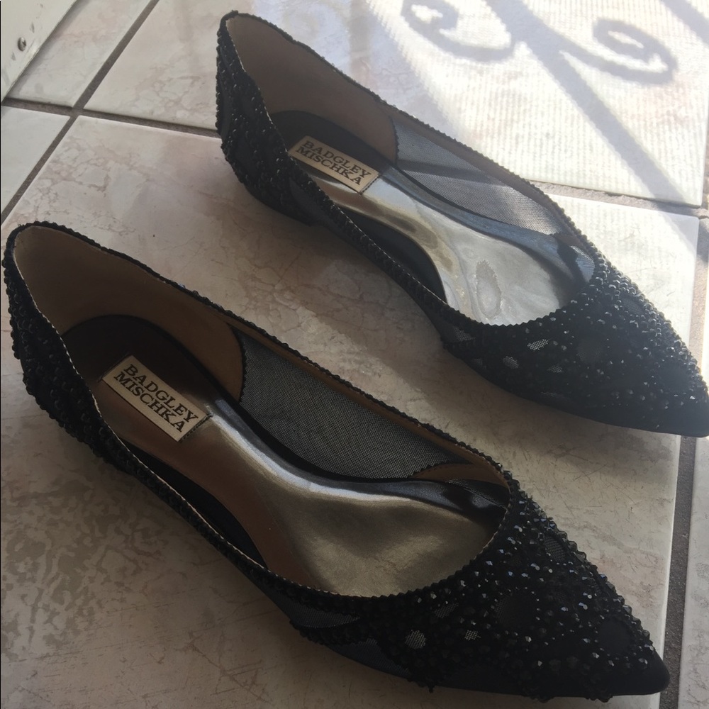 Badgely mischka flats