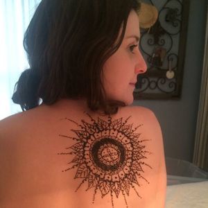 Meet your Posher, Cara