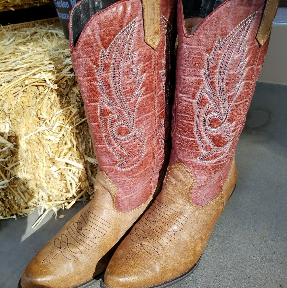 Sassy Coconuts 9.5 Cowboy Boots