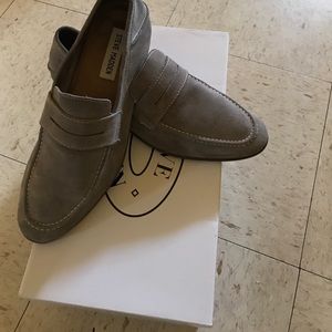 Men's grey Steve Madden loafers size 7.0.