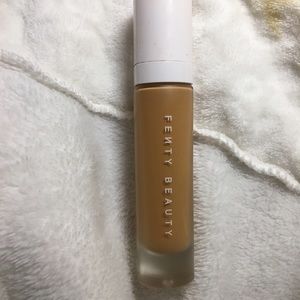 FENTY pro filtr foundation