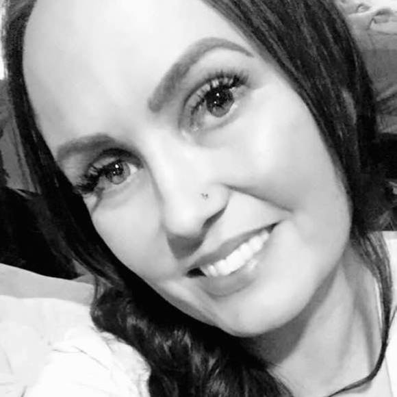 Meet your Posher, Stefani - Picture 2 of 2