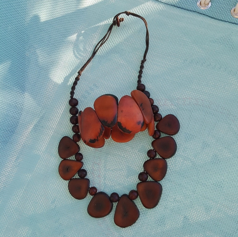 Wood necklace and bracelet set