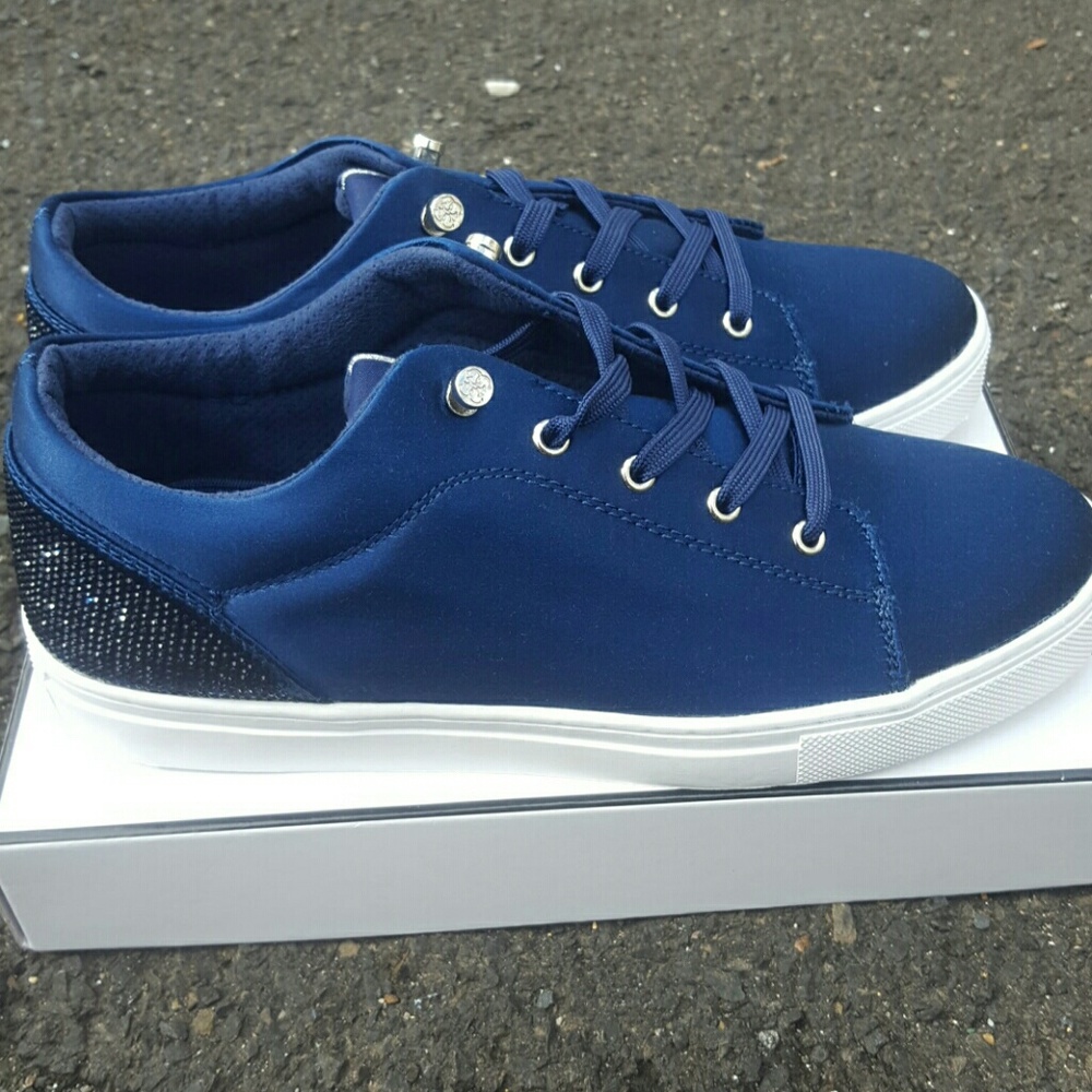 GUESS NAVY BLUE SNEAKERS - Picture 2 of 5