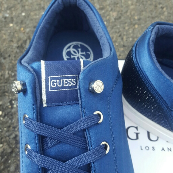 GUESS NAVY BLUE SNEAKERS - Picture 3 of 5