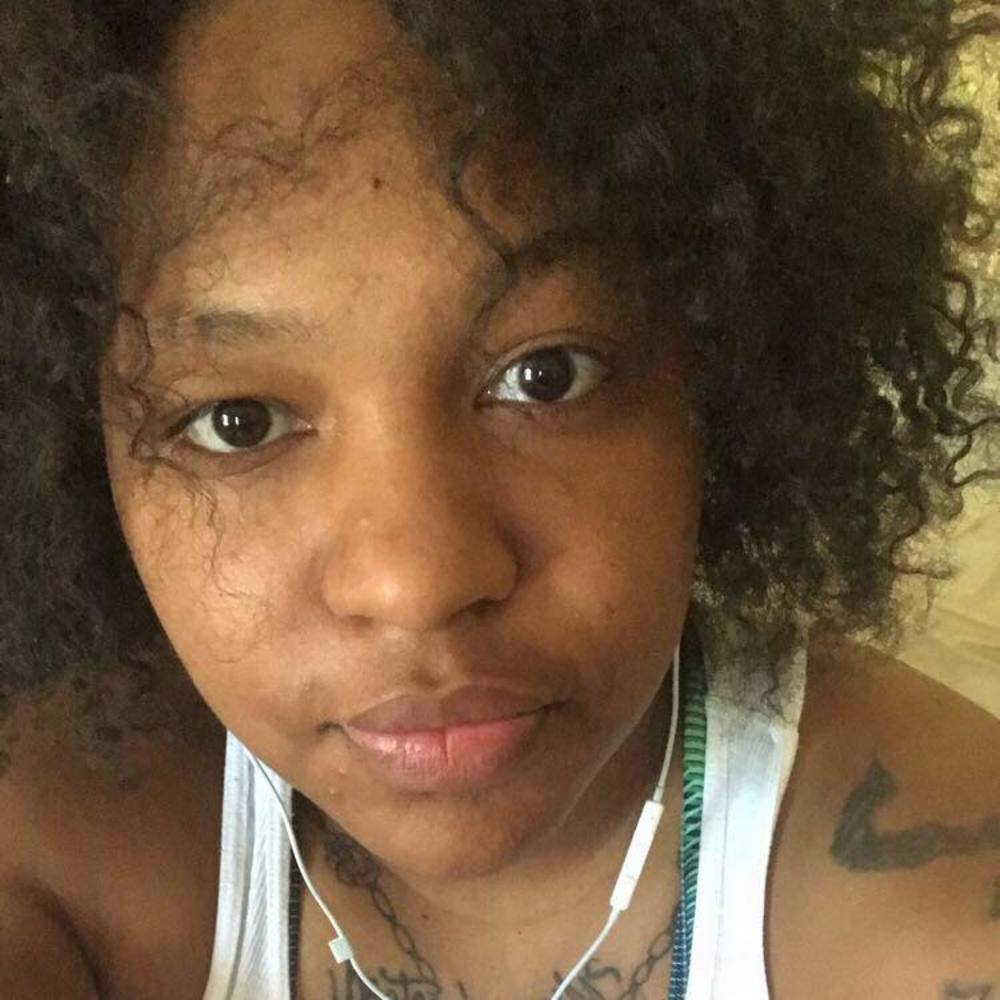 Meet your Posher, Dee