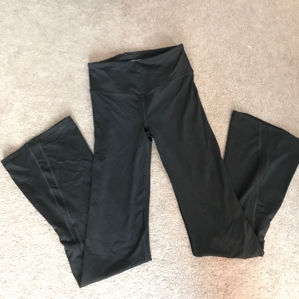 VS yoga pants