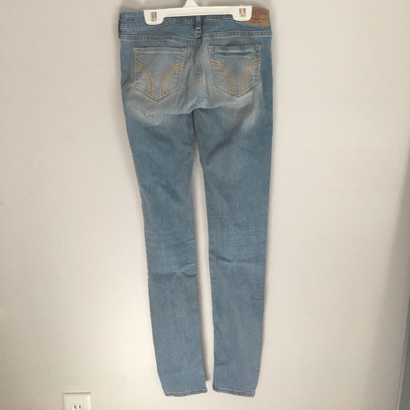 HOLLISTER LIGHT WASH SUPER SKINNY JEANS - Picture 2 of 3