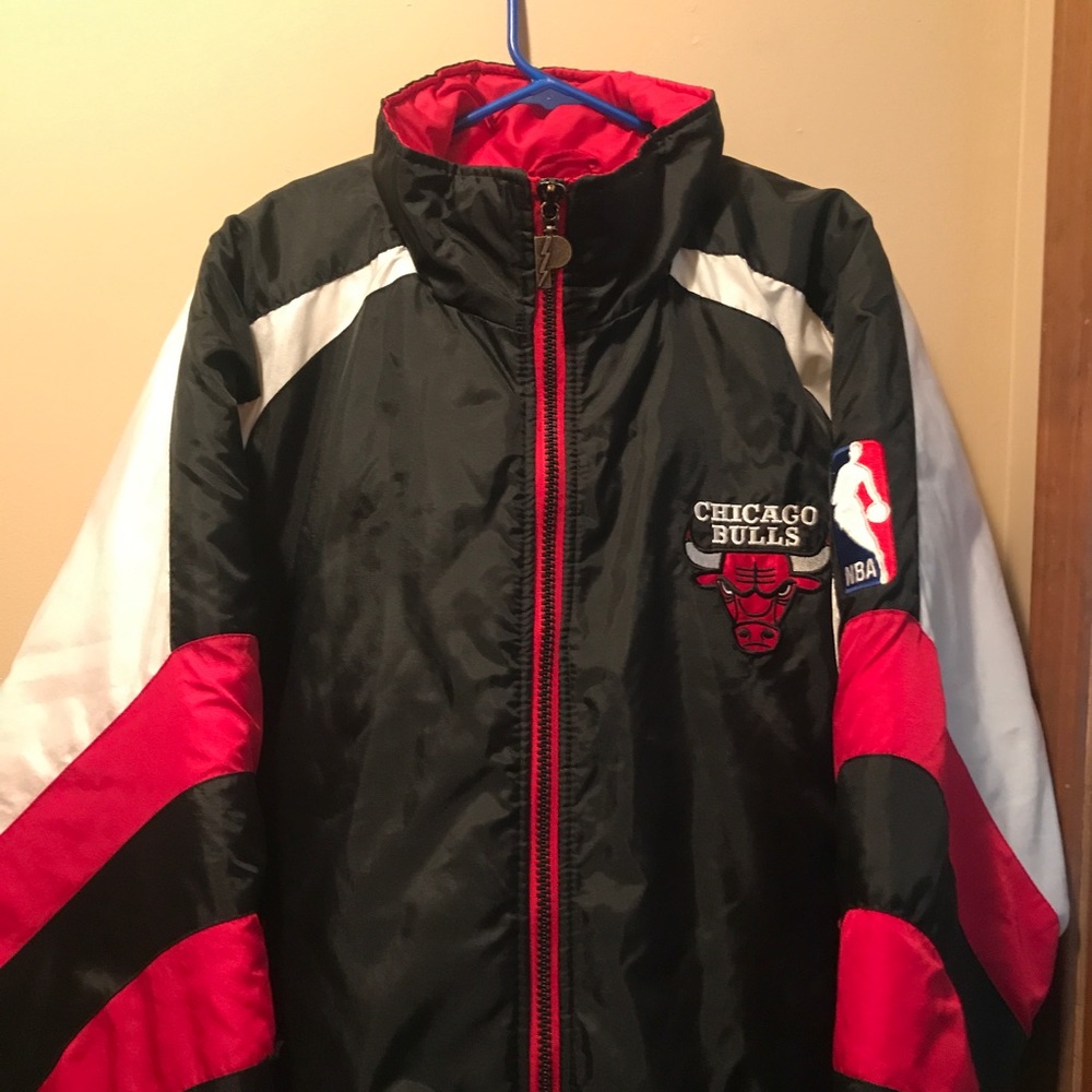 Moving sale! Vtg 90's Chicago Bulls Puffer Coat