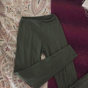 Soft Olive Green Lula Roe Leggings!