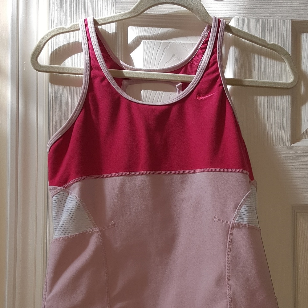 Pink MED Nike Sports Tank with built in bra