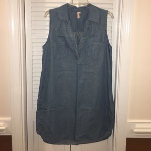 Denim sleeveless shirt dress