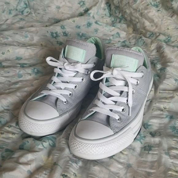 Converse - Picture 1 of 4