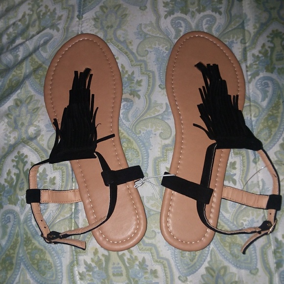 beautiful sandals - Picture 1 of 2