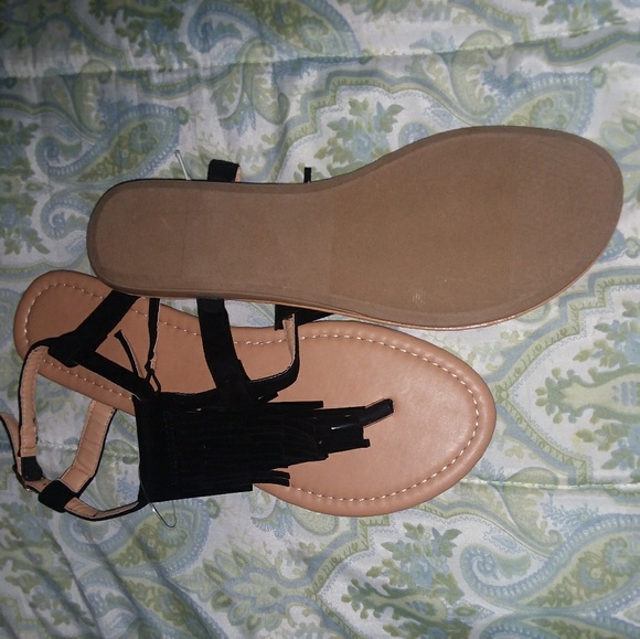 beautiful sandals - Picture 2 of 2