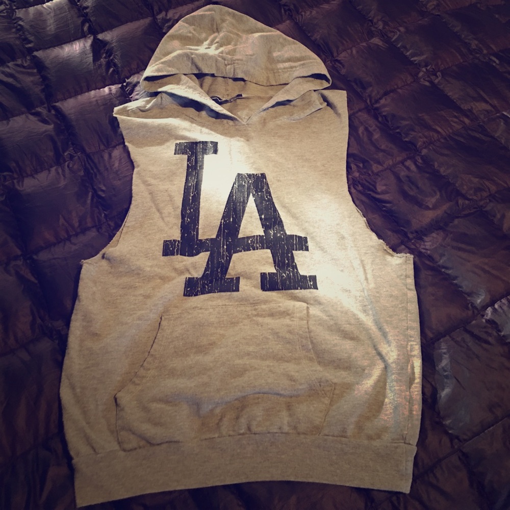 Grey LA tee