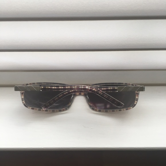 Burberry sunglasses main image 6