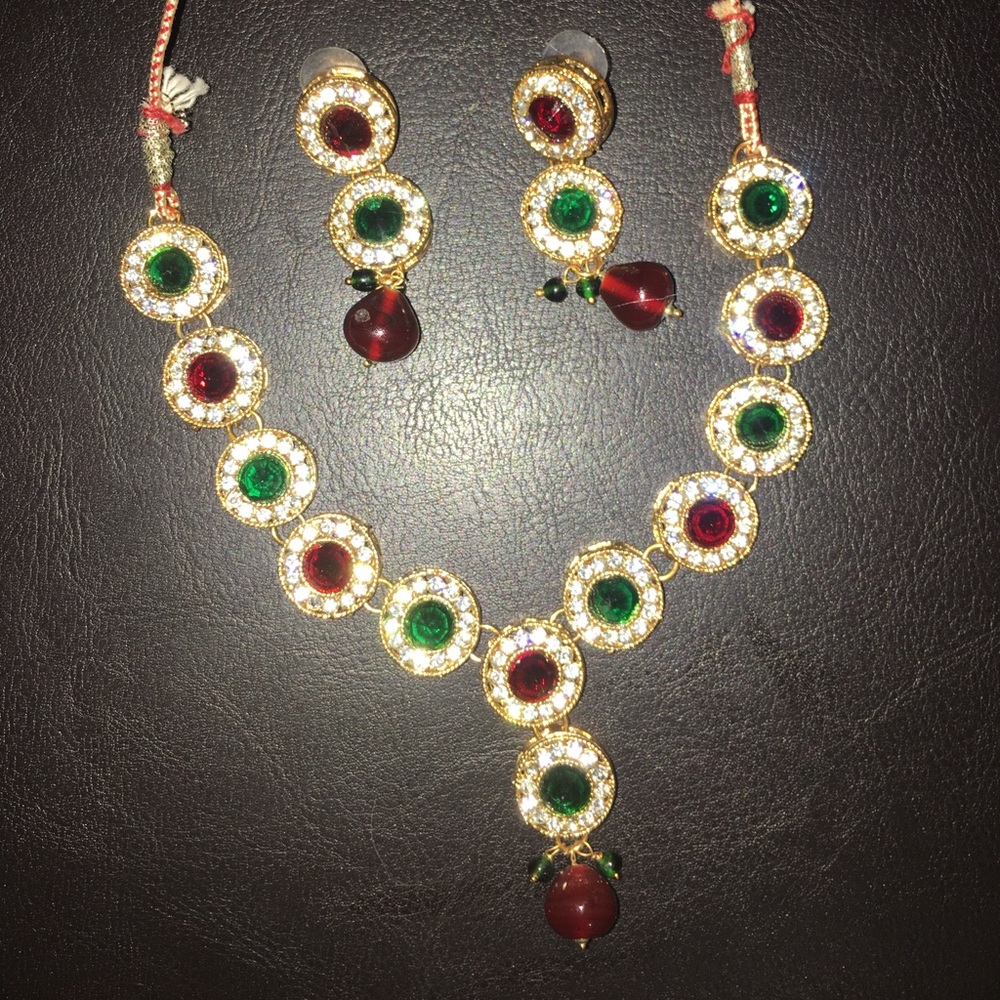 Gold crystals necklace & earrings set