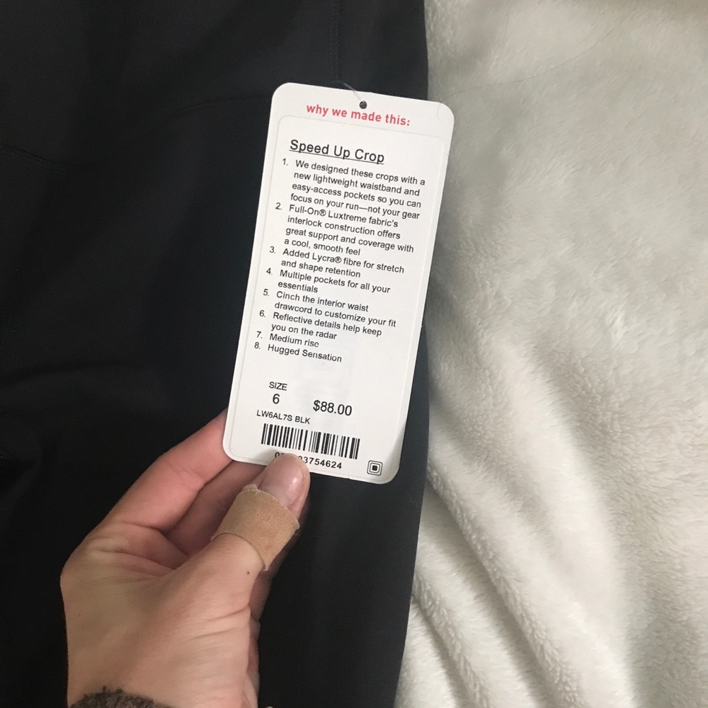 Lululemon Speed Up Crop Black Size 6 NWT