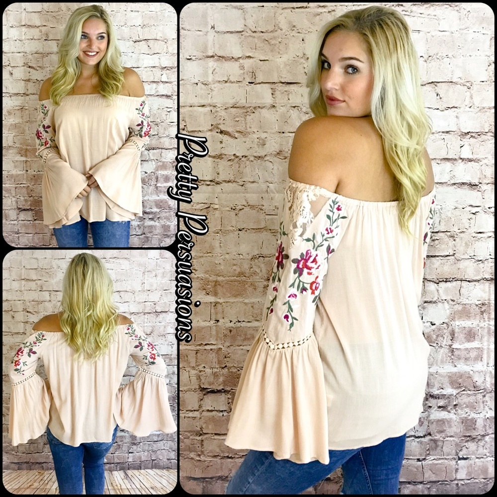 LAST 1‼️Embroidered Lace Bell Slv Off Shoulder Top - Picture 3 of 7
