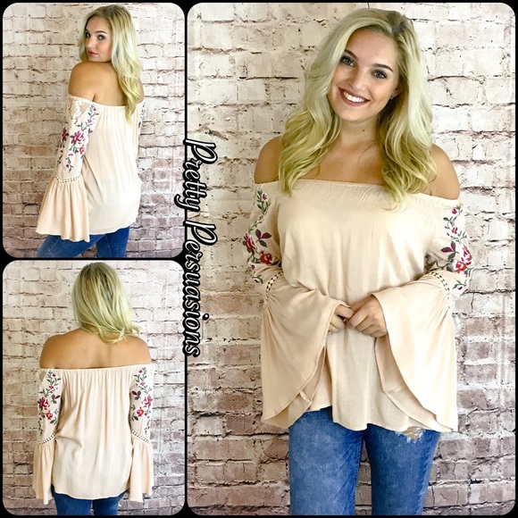 LAST 1‼️Embroidered Lace Bell Slv Off Shoulder Top - Picture 2 of 7