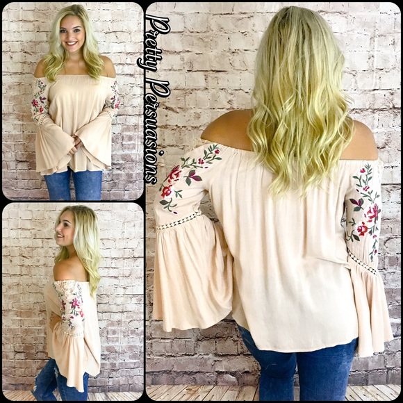 LAST 1‼️Embroidered Lace Bell Slv Off Shoulder Top - Picture 4 of 7