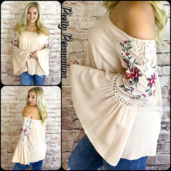 LAST 1‼️Embroidered Lace Bell Slv Off Shoulder Top - Picture 5 of 7