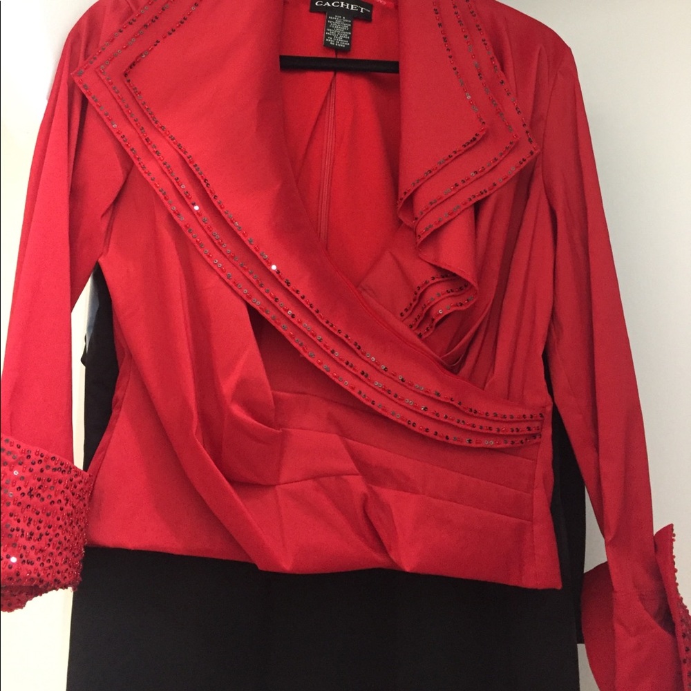 Cache triple collar top