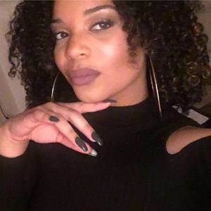 Meet your Posher, Tiara