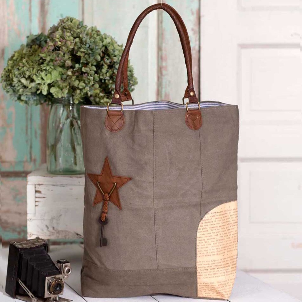🚨 ONLY ONE LEFT 🚨 TOTE