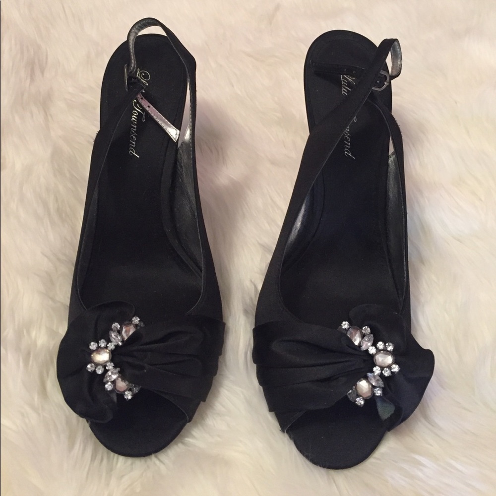 Swarovski embedded dress shoes