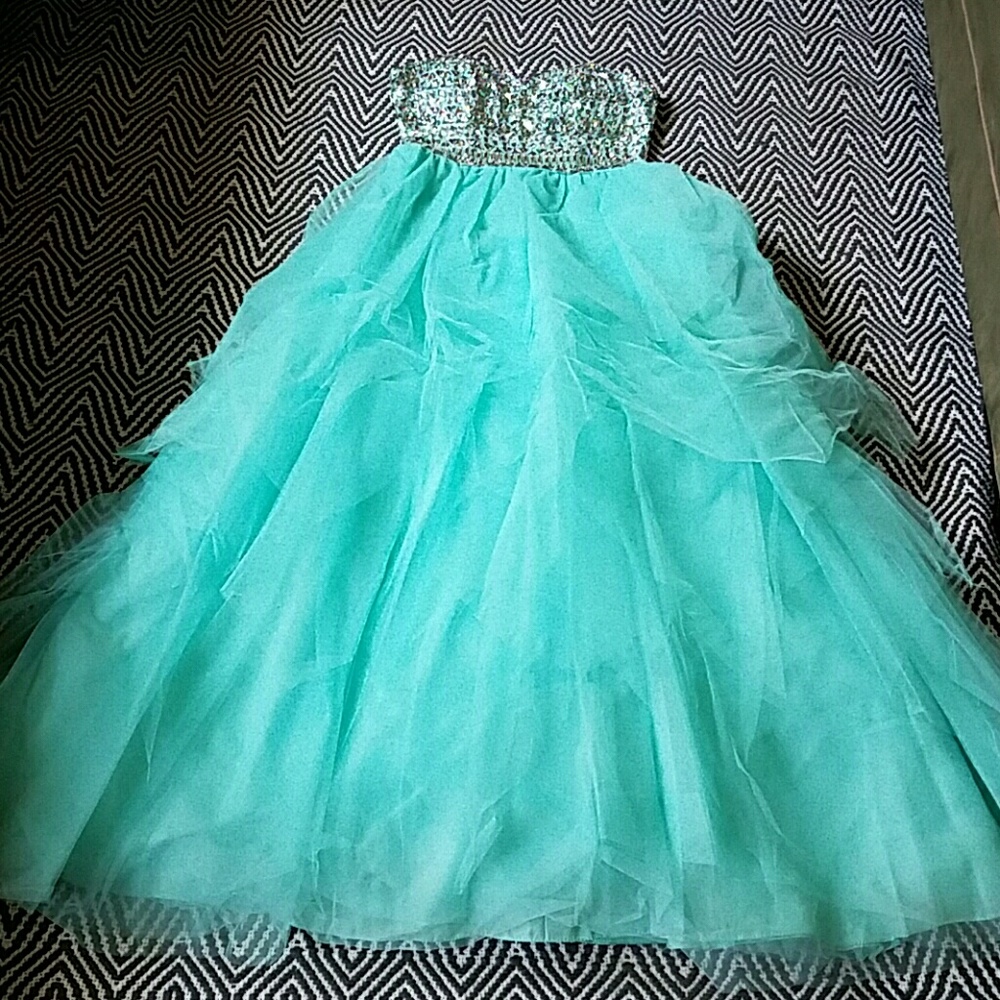 PROM dress *prom season coming*