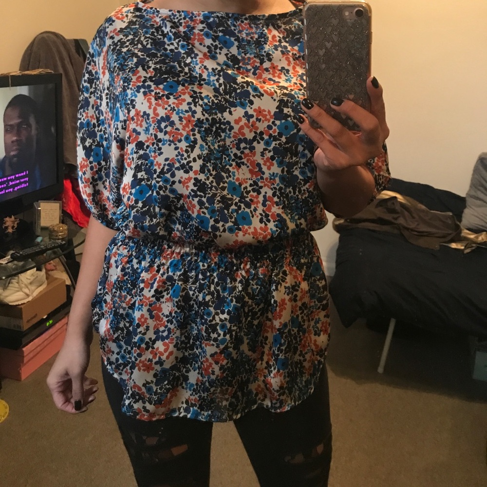 🛍 MULTI COLORED BLOUSE Sz: S