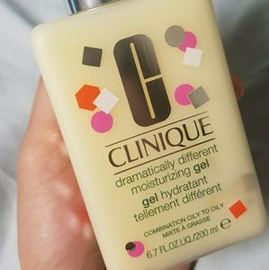 Clinique Dramatically Different Moisturizing Gel