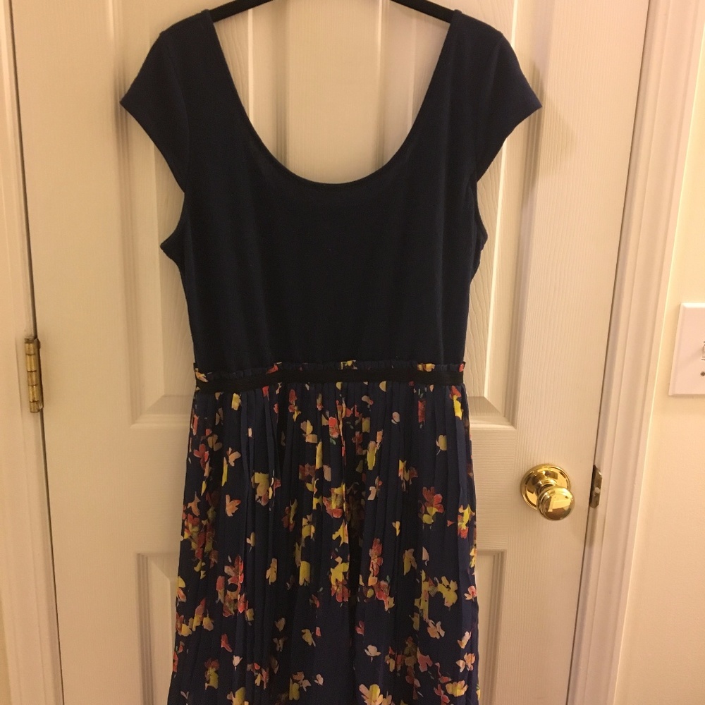 Size XL navy with flowers high-low maxi dress