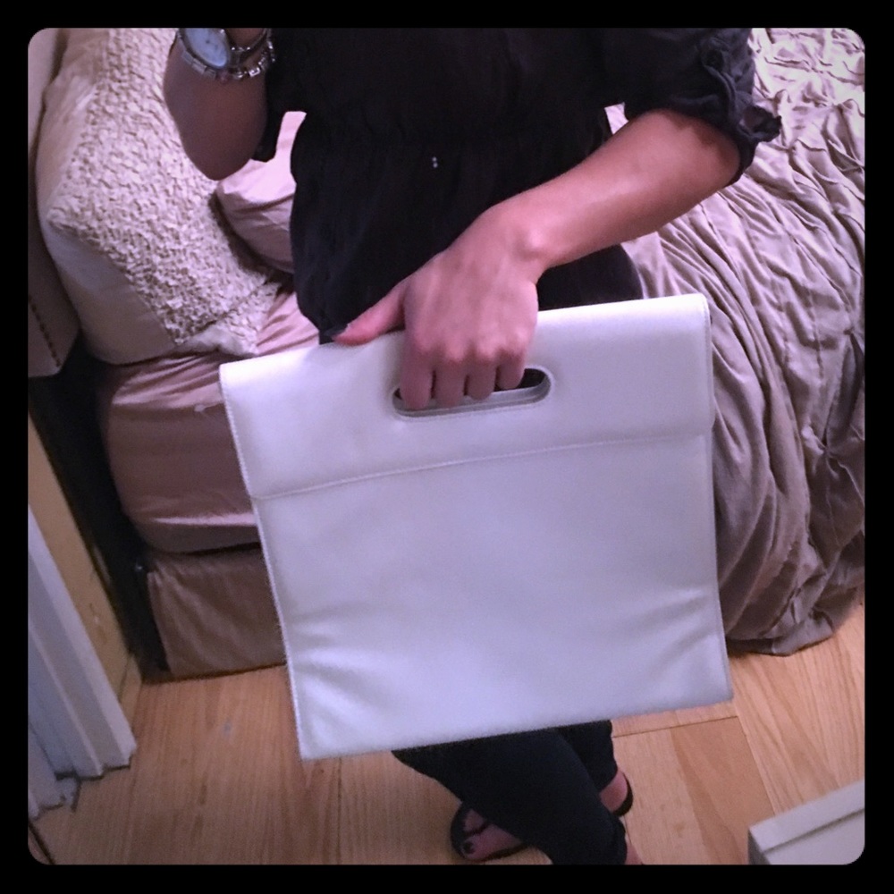 Cross body hand bag white
